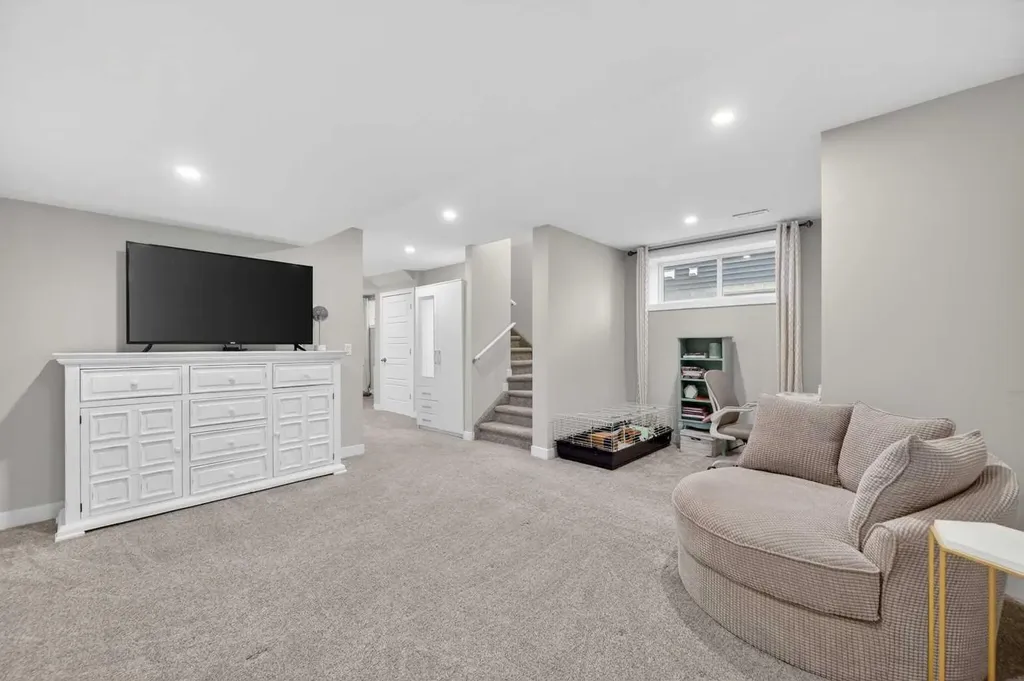 83 Midtown Crossing SW Airdrie AB T4B 5H1