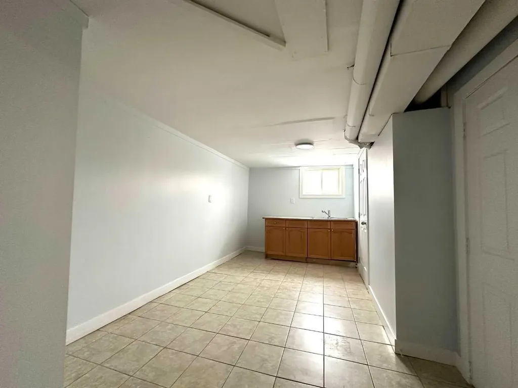 1101 22 Avenue NW Calgary AB T2M1P6