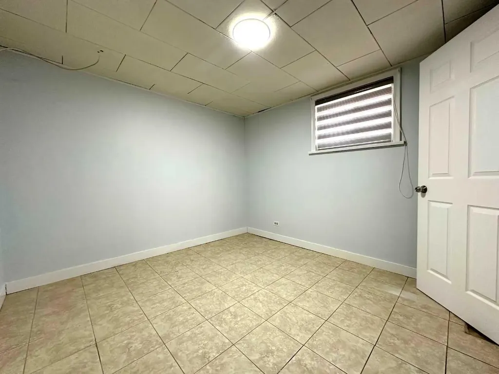 1101 22 Avenue NW Calgary AB T2M1P6