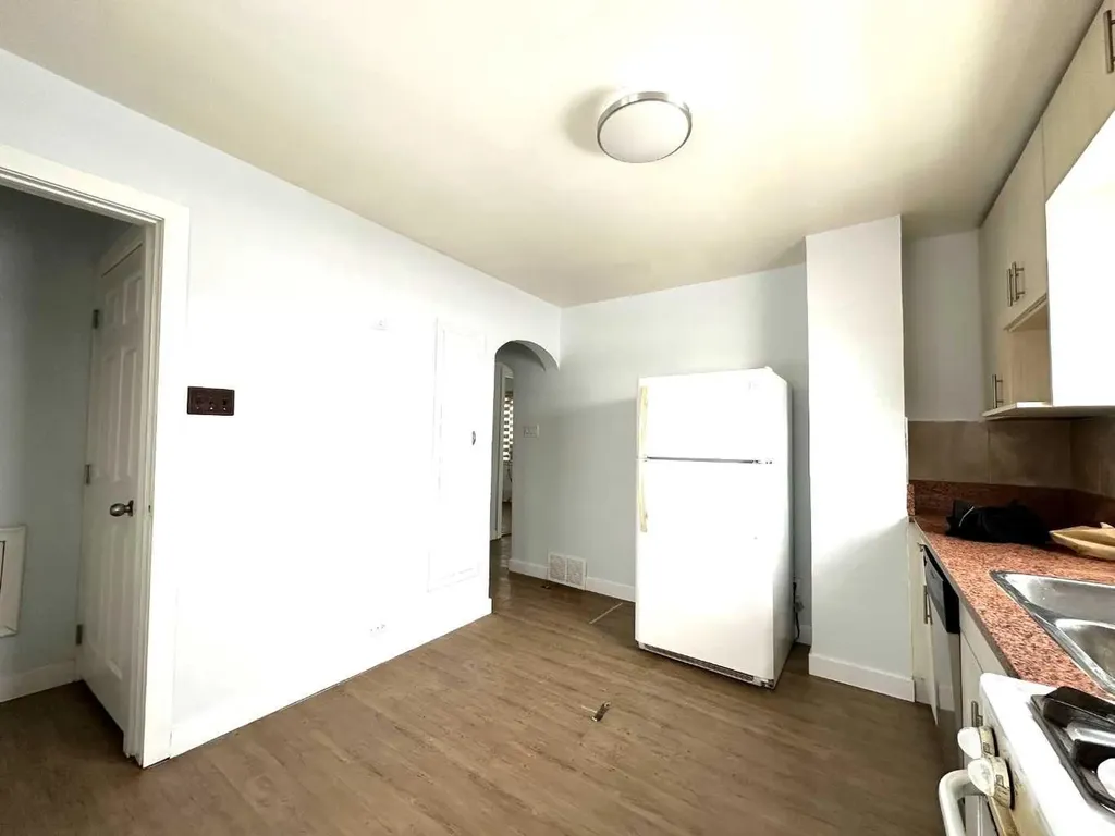 1101 22 Avenue NW Calgary AB T2M1P6