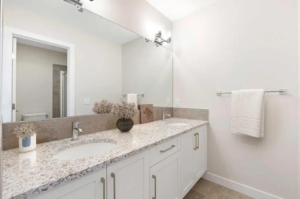 267 Waterford Heights Chestermere AB T1X 3B6