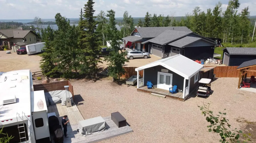 6 Cedar Close Lac Des Iles SK S0M1A0