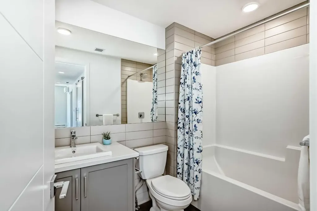 350 Livingston Common NE Calgary AB T3P 1M5