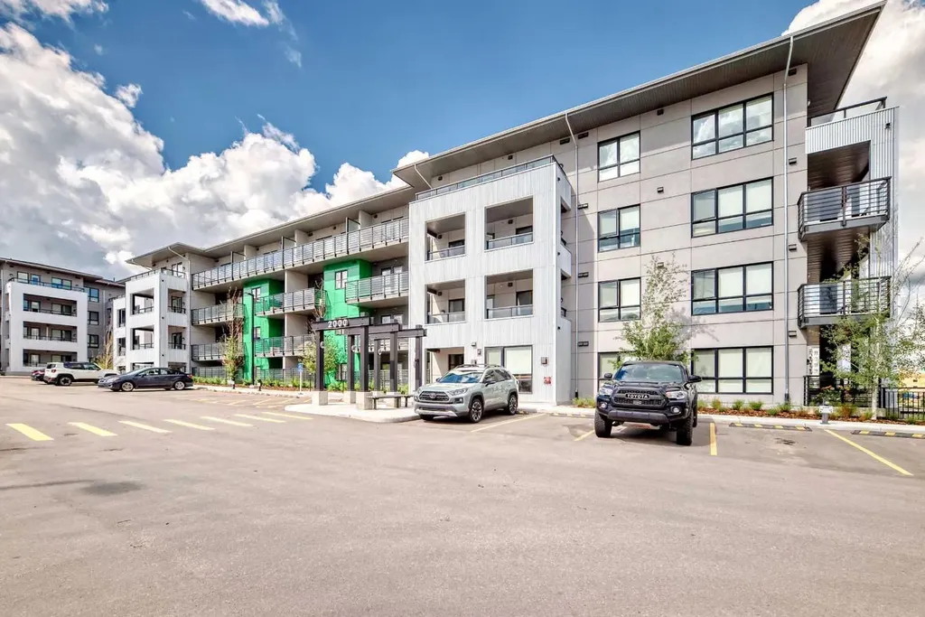350 Livingston Common NE Calgary AB T3P 1M5