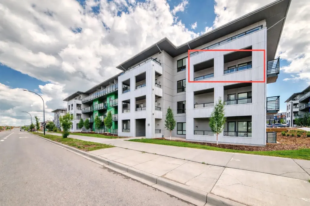 350 Livingston Common NE Calgary AB T3P 1M5