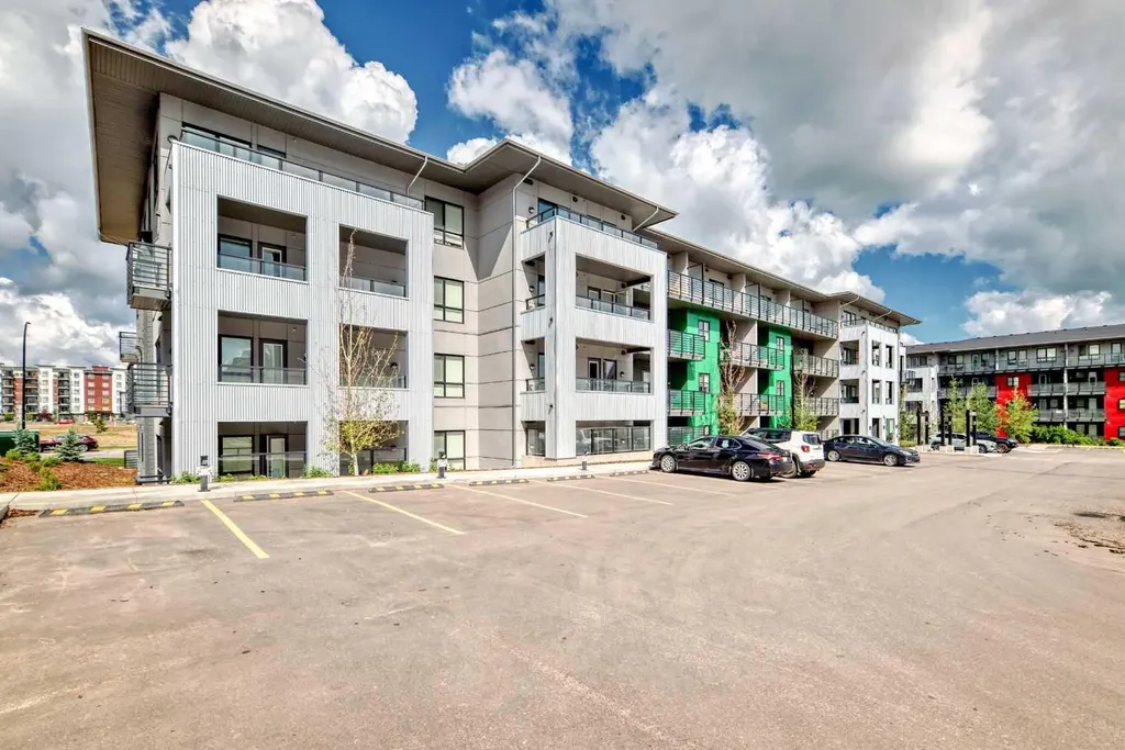 350 Livingston Common NE Calgary AB T3P 1M5