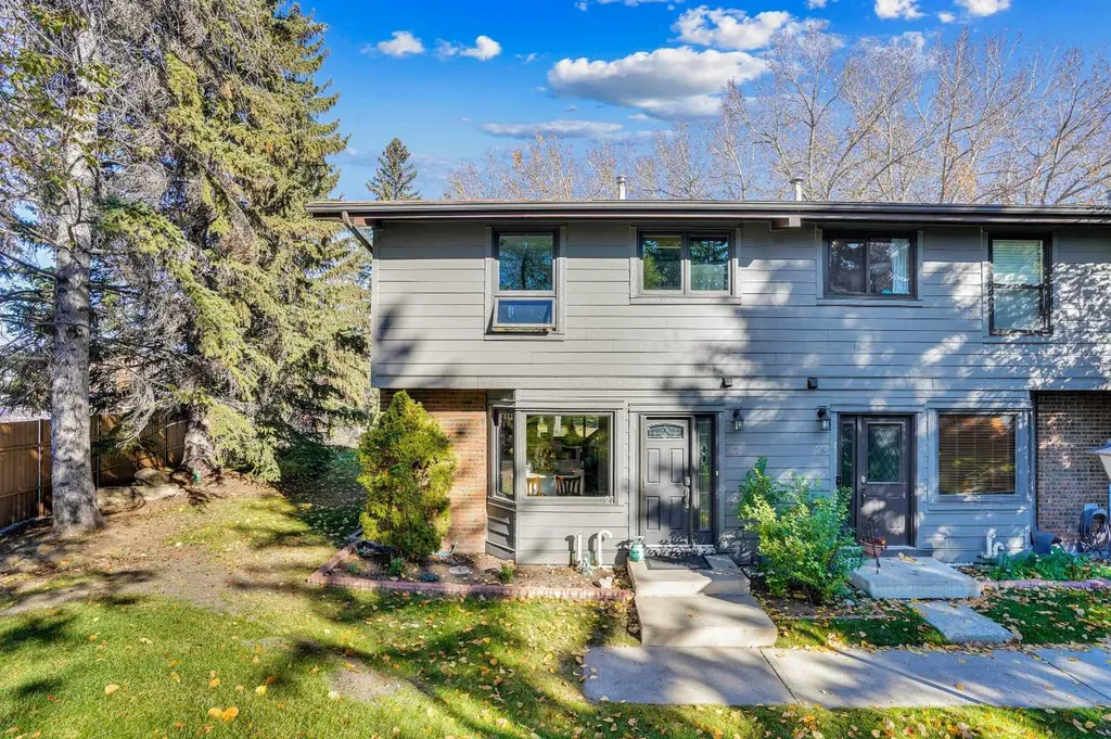 10910 Bonaventure Drive SE Calgary AB T2J 4Y9