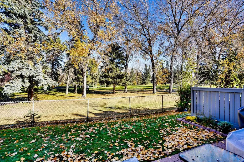 10910 Bonaventure Drive SE Calgary AB T2J 4Y9