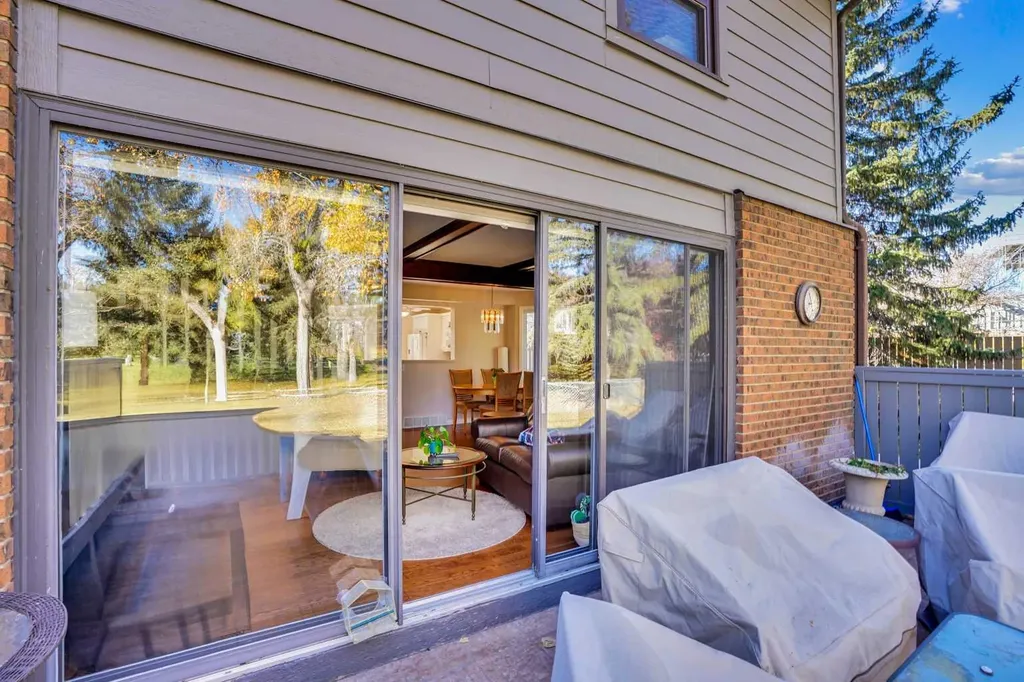 10910 Bonaventure Drive SE Calgary AB T2J 4Y9