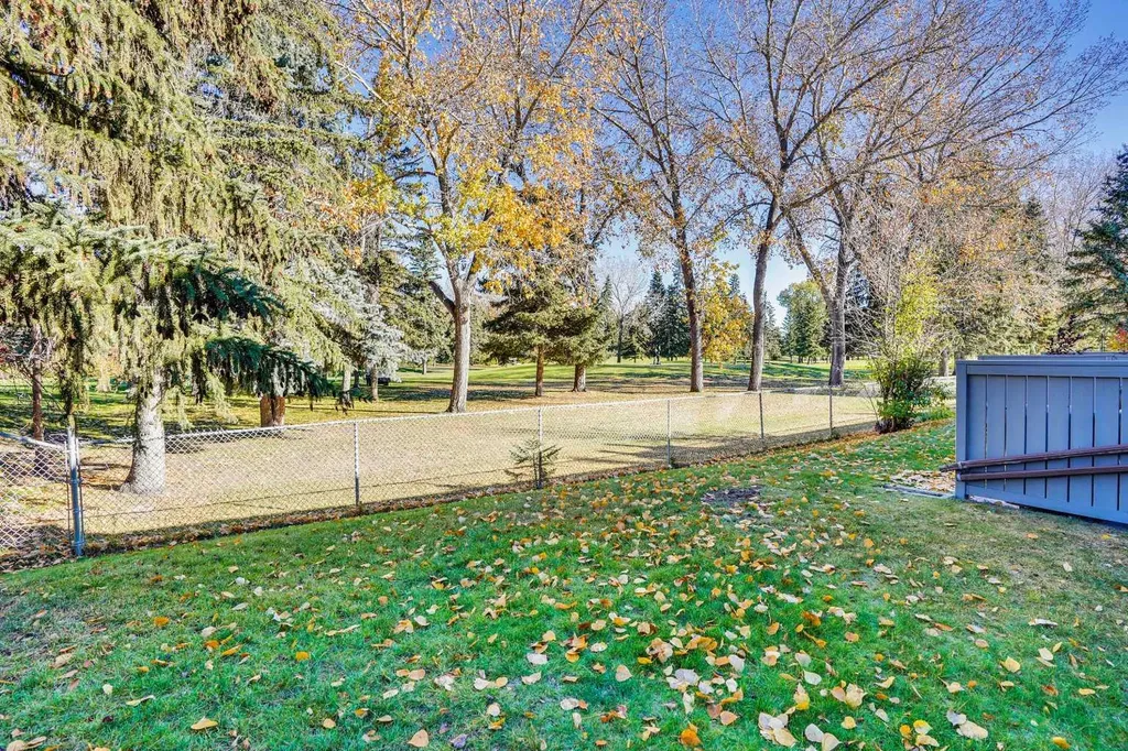 10910 Bonaventure Drive SE Calgary AB T2J 4Y9