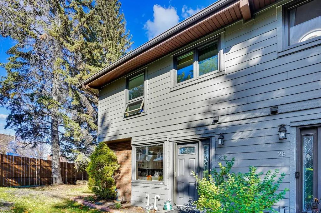 10910 Bonaventure Drive SE Calgary AB T2J 4Y9