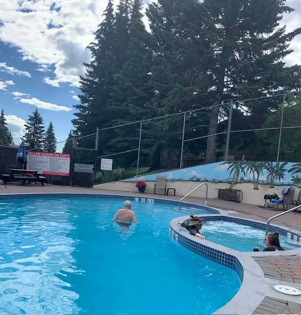 10910 Bonaventure Drive SE Calgary AB T2J 4Y9