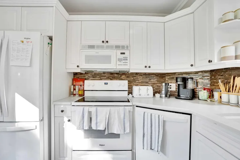 10910 Bonaventure Drive SE Calgary AB T2J 4Y9