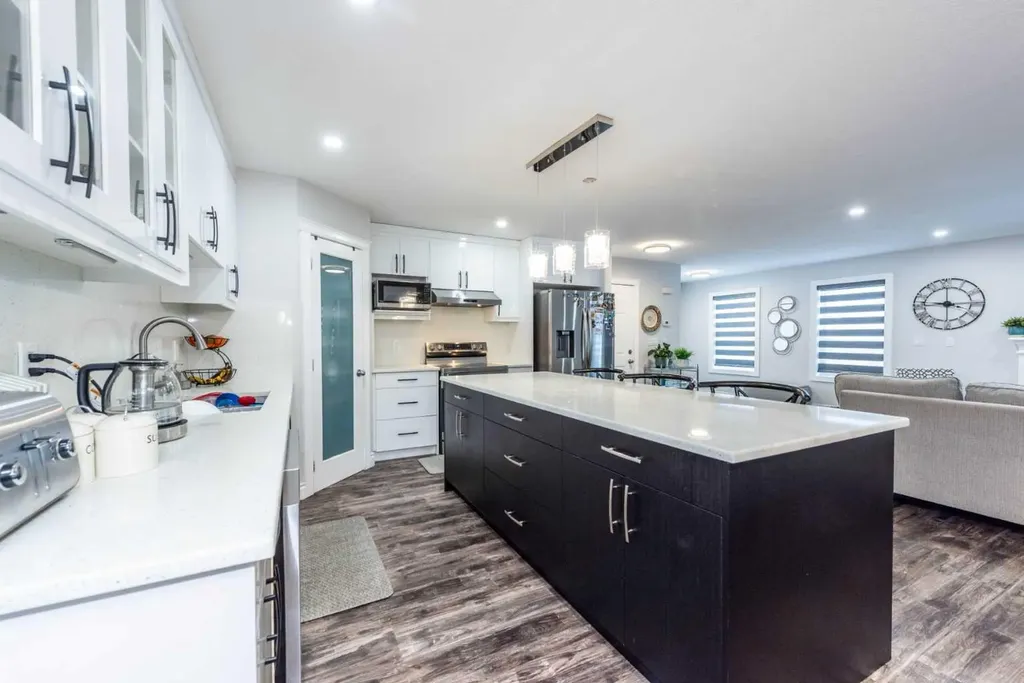 192 Cove Rise Chestermere AB T1X 1S7