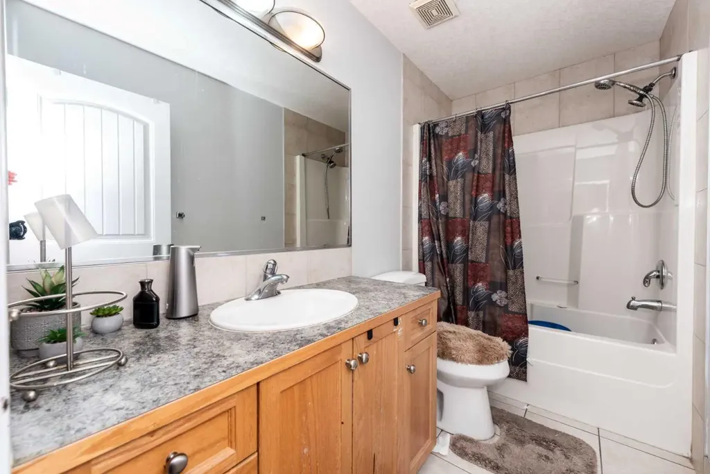192 Cove Rise Rise Chestermere AB T1X 1S7