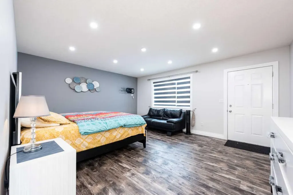 192 Cove Rise Rise Chestermere AB T1X 1S7