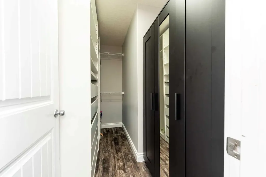 192 Cove Rise Chestermere AB T1X 1S7