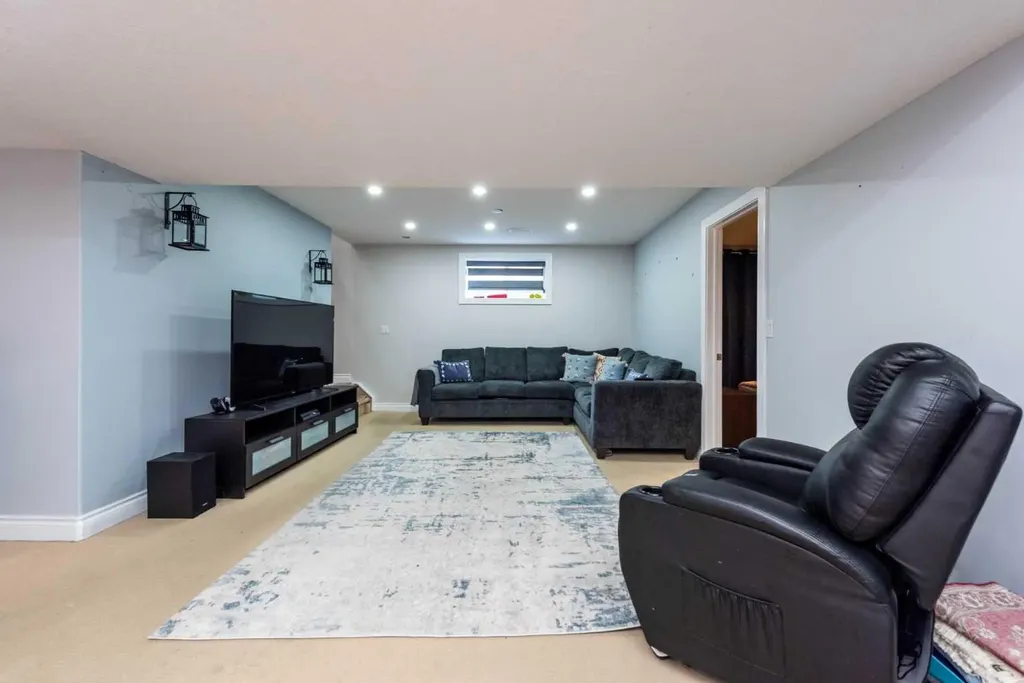 192 Cove Rise Rise Chestermere AB T1X 1S7