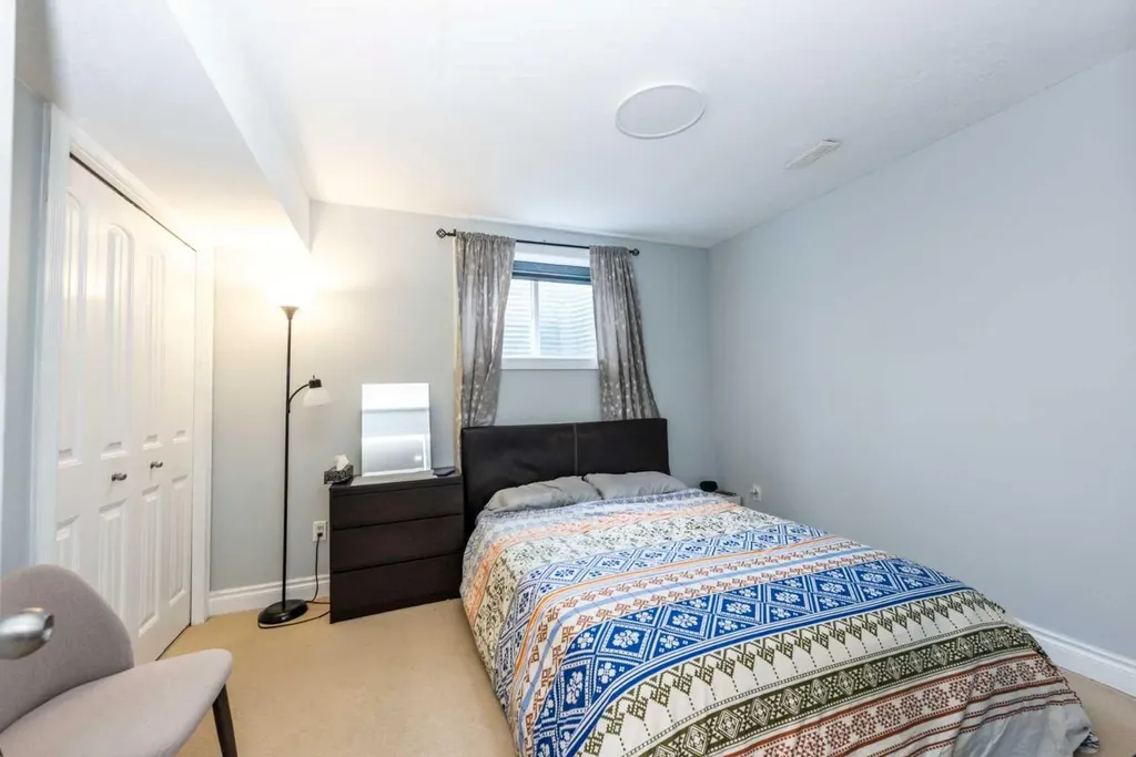 192 Cove Rise Rise Chestermere AB T1X 1S7