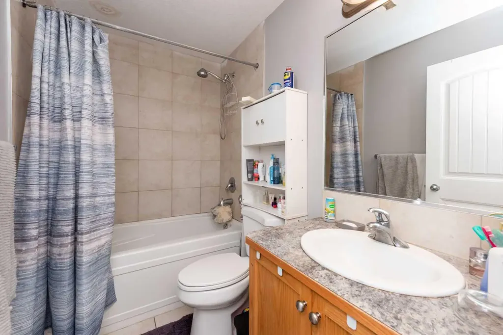 192 Cove Rise Chestermere AB T1X 1S7