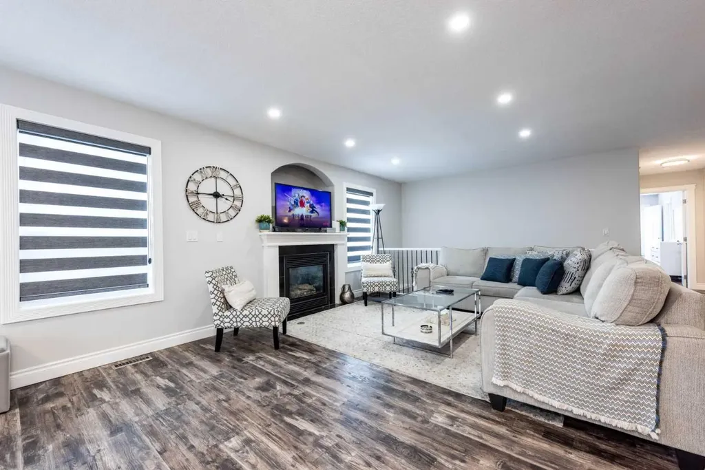 192 Cove Rise Chestermere AB T1X 1S7