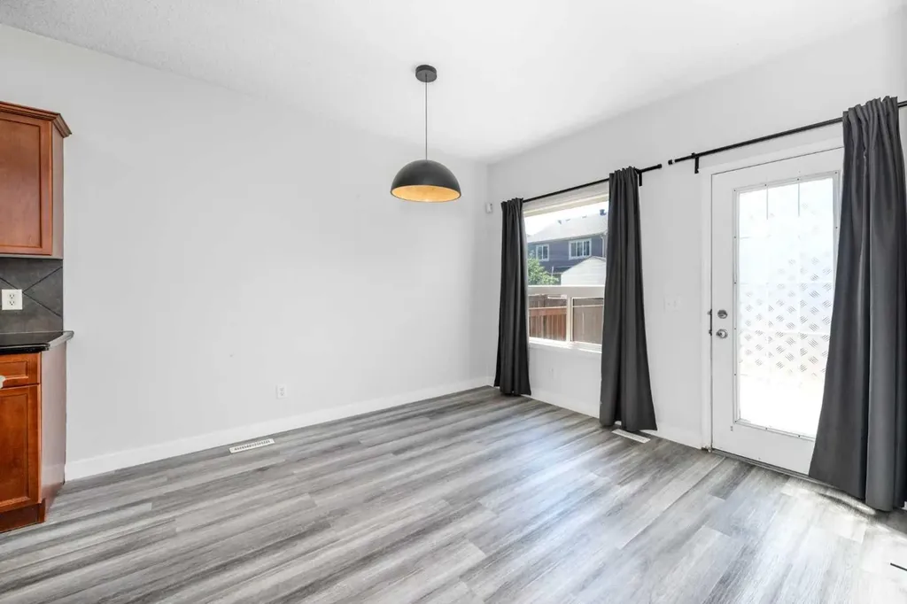 228 Saddlecrest Way NE Calgary AB T3J 5N2