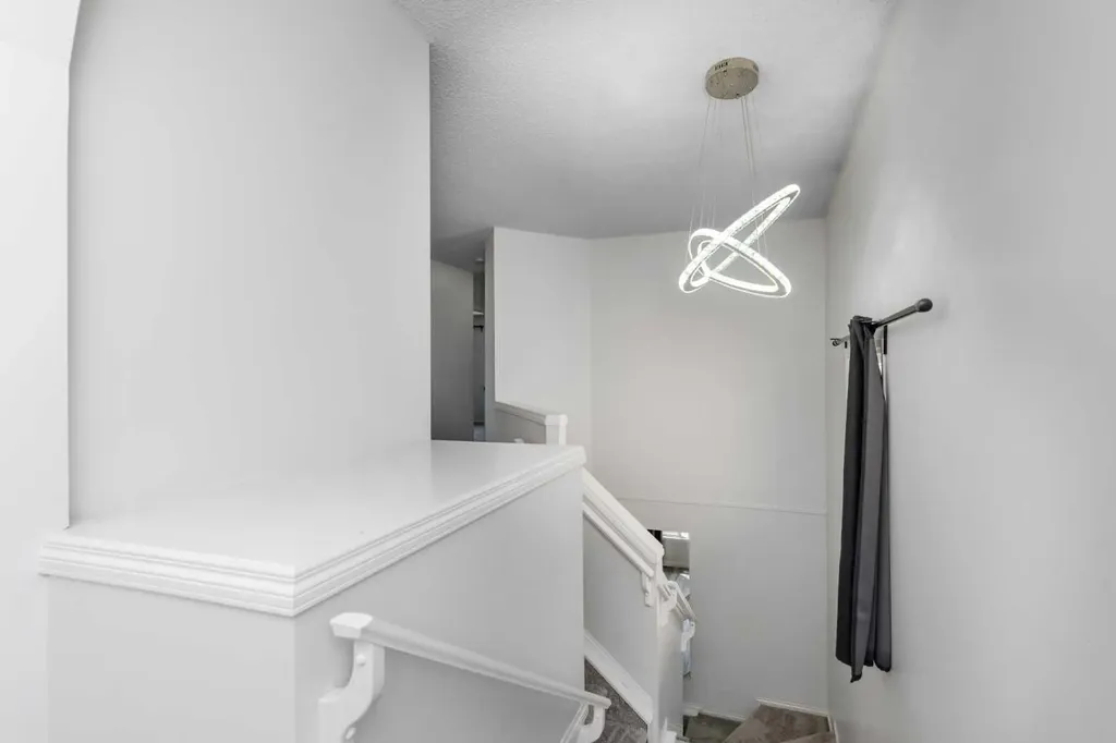 228 Saddlecrest Way NE Calgary AB T3J 5N2