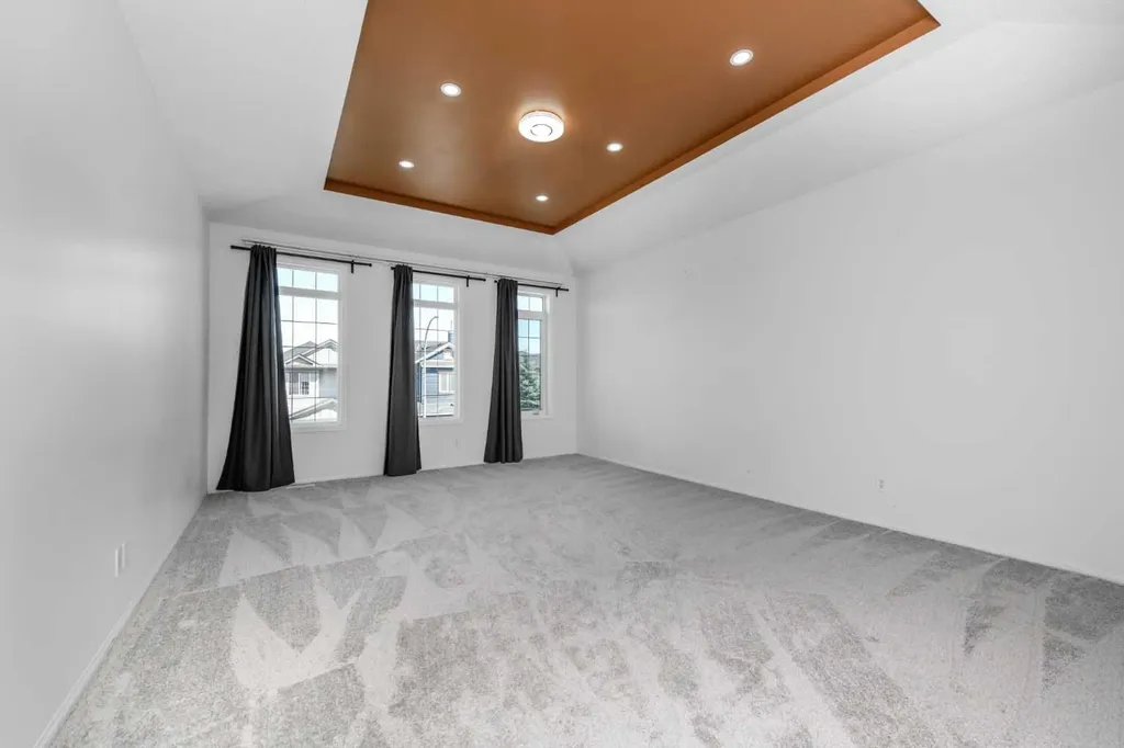 228 Saddlecrest Way NE Calgary AB T3J 5N2