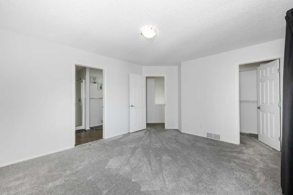 228 Saddlecrest Way NE Calgary AB T3J 5N2