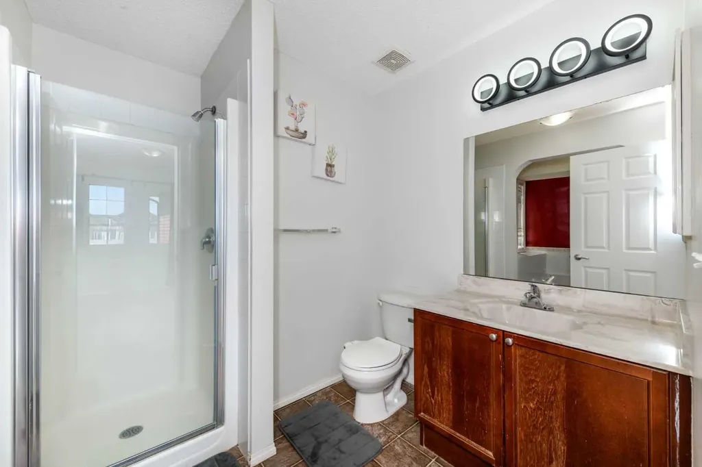 228 Saddlecrest Way NE Calgary AB T3J 5N2