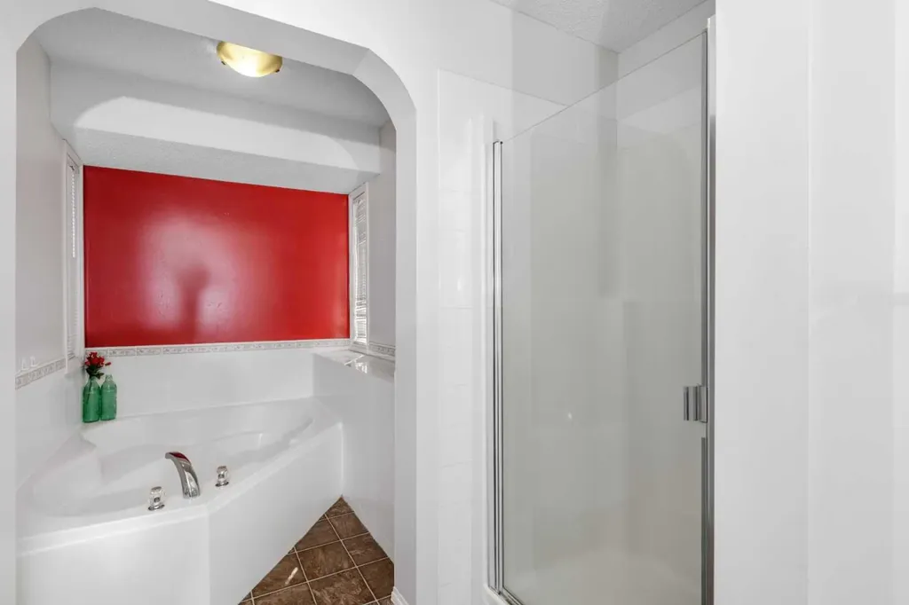 228 Saddlecrest Way NE Calgary AB T3J 5N2