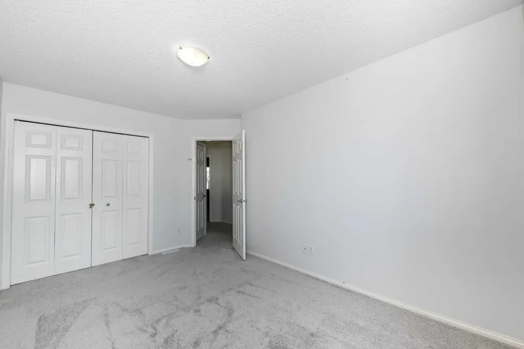 228 Saddlecrest Way NE Calgary AB T3J 5N2