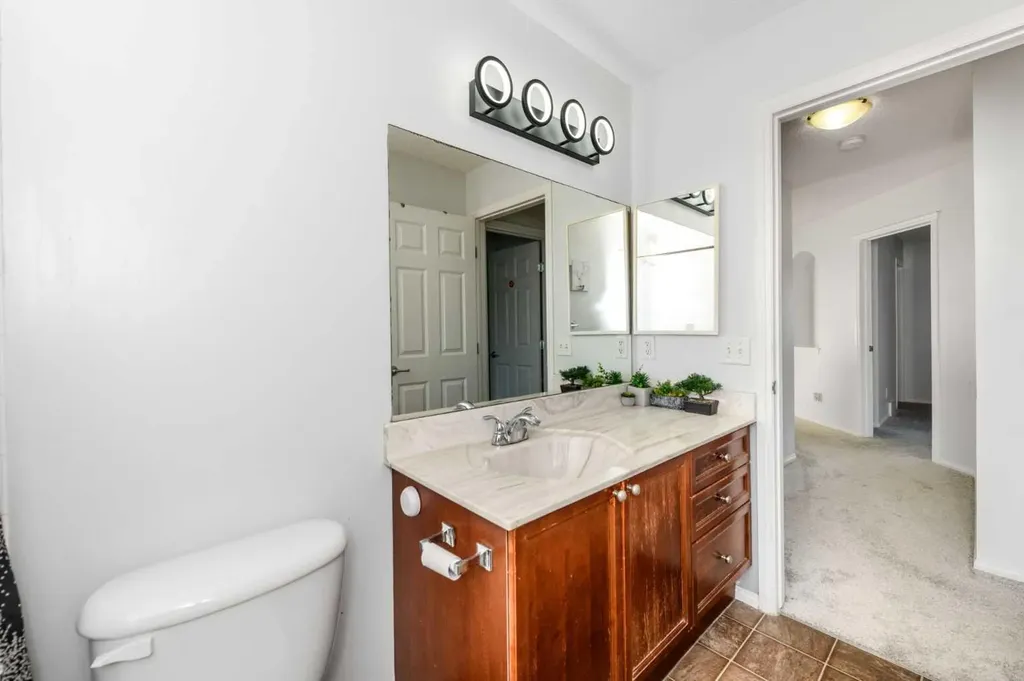 228 Saddlecrest Way NE Calgary AB T3J 5N2