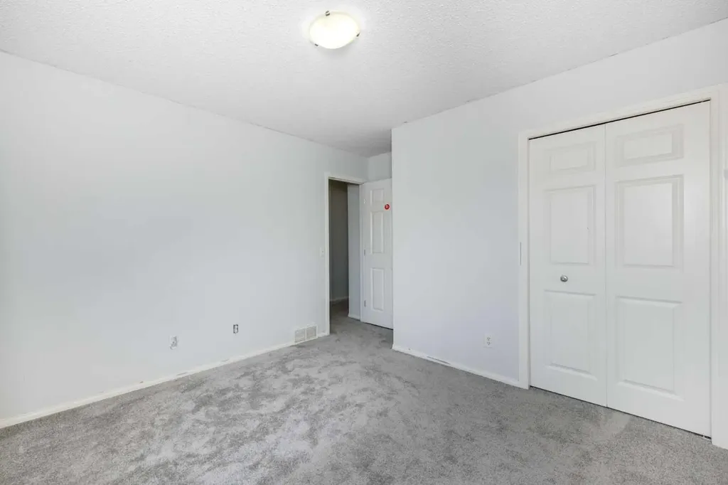 228 Saddlecrest Way NE Calgary AB T3J 5N2