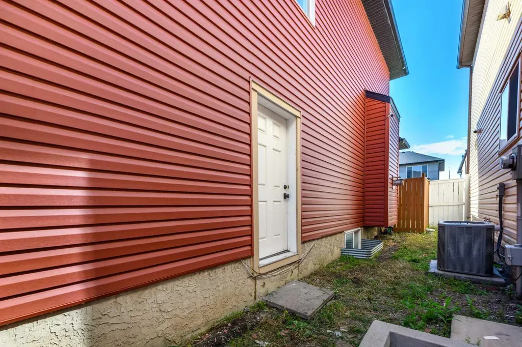 228 Saddlecrest Way NE Calgary AB T3J 5N2