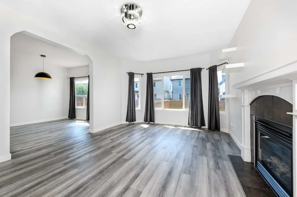 228 Saddlecrest Way NE Calgary AB T3J 5N2