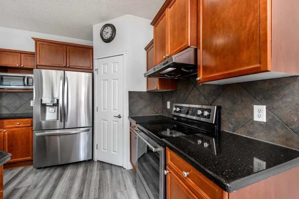 228 Saddlecrest Way NE Calgary AB T3J 5N2