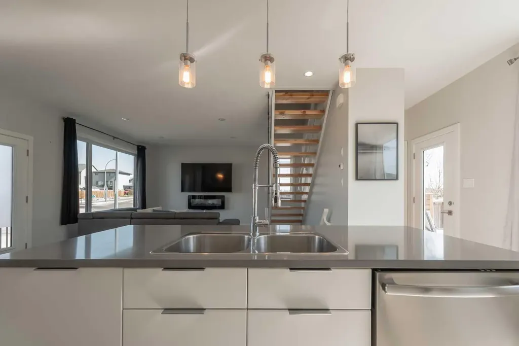 201 Grassland Boulevard W Lethbridge AB T1J 5J4