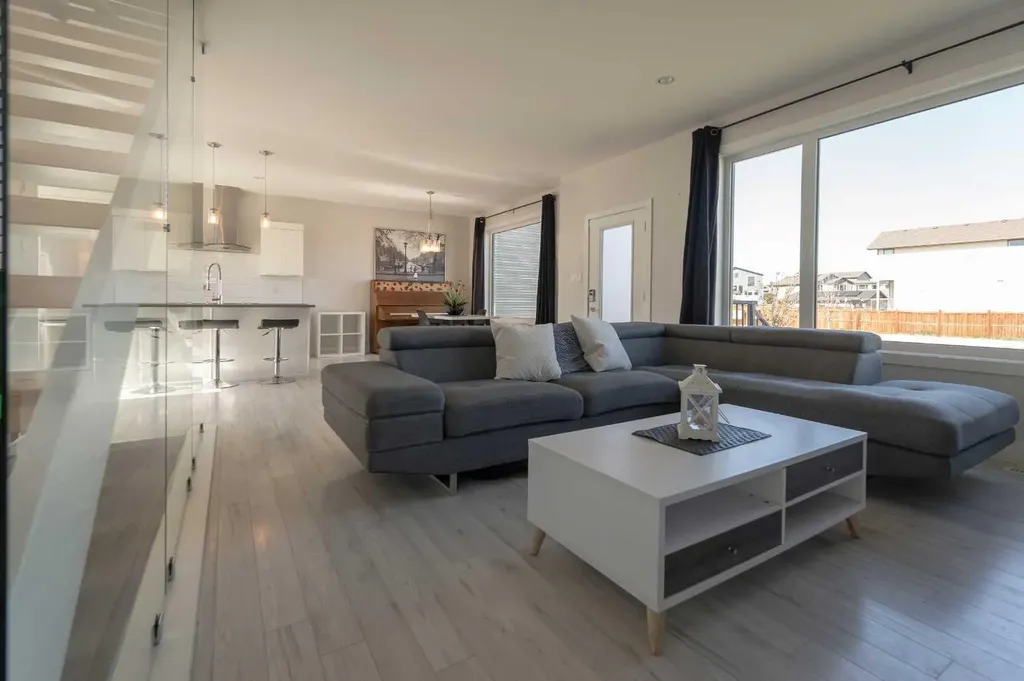 201 Grassland Boulevard W Lethbridge AB T1J 5J4