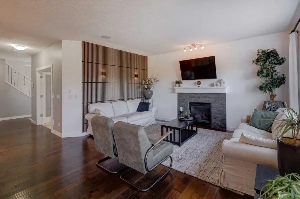 213 Kingsmere Cove SE Airdrie AB T4A0S1