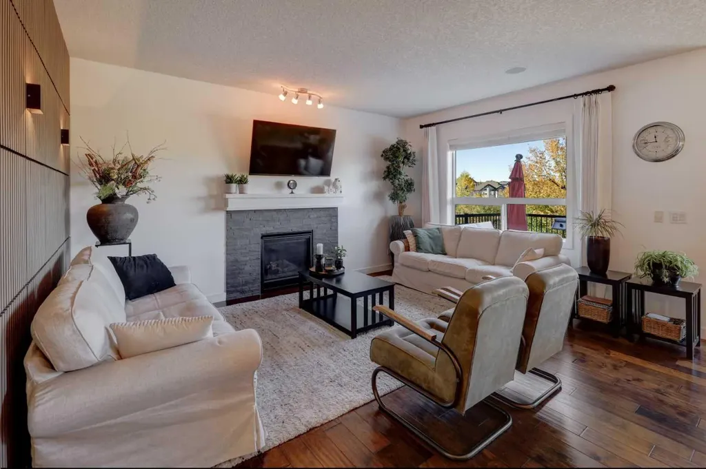 213 Kingsmere Cove SE Airdrie AB T4A0S1