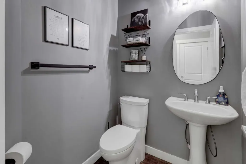 213 Kingsmere Cove SE Airdrie AB T4A0S1