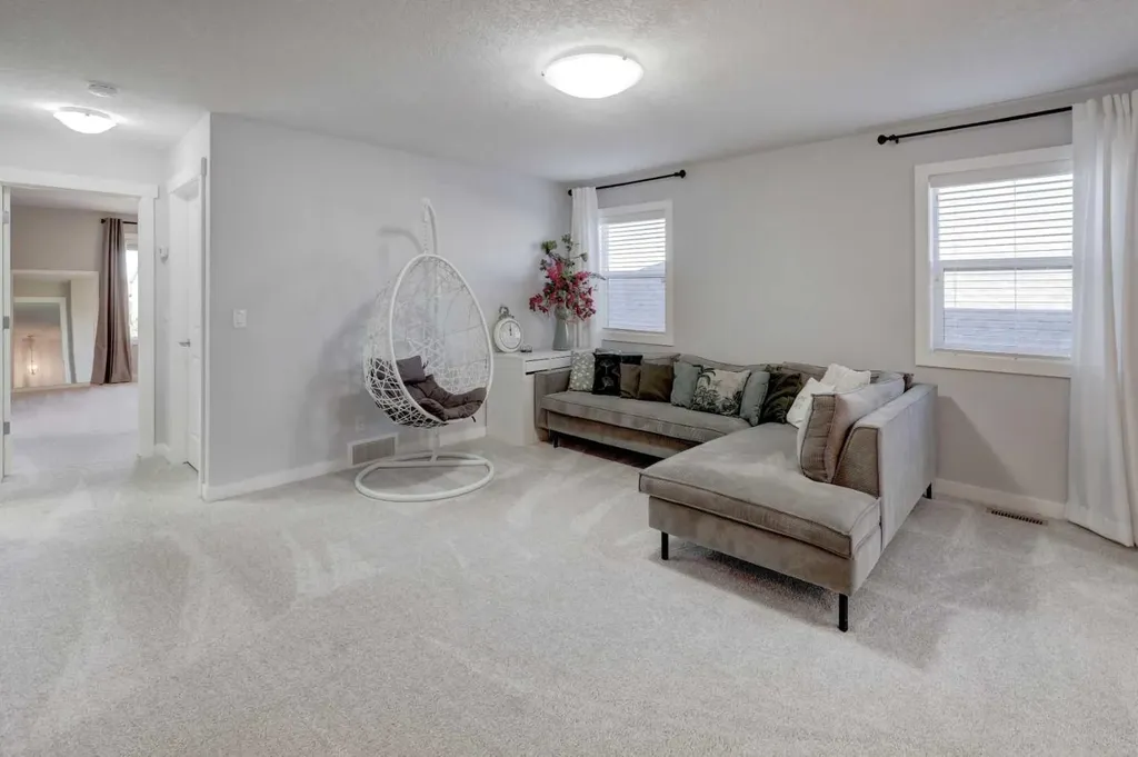 213 Kingsmere Cove SE Airdrie AB T4A0S1