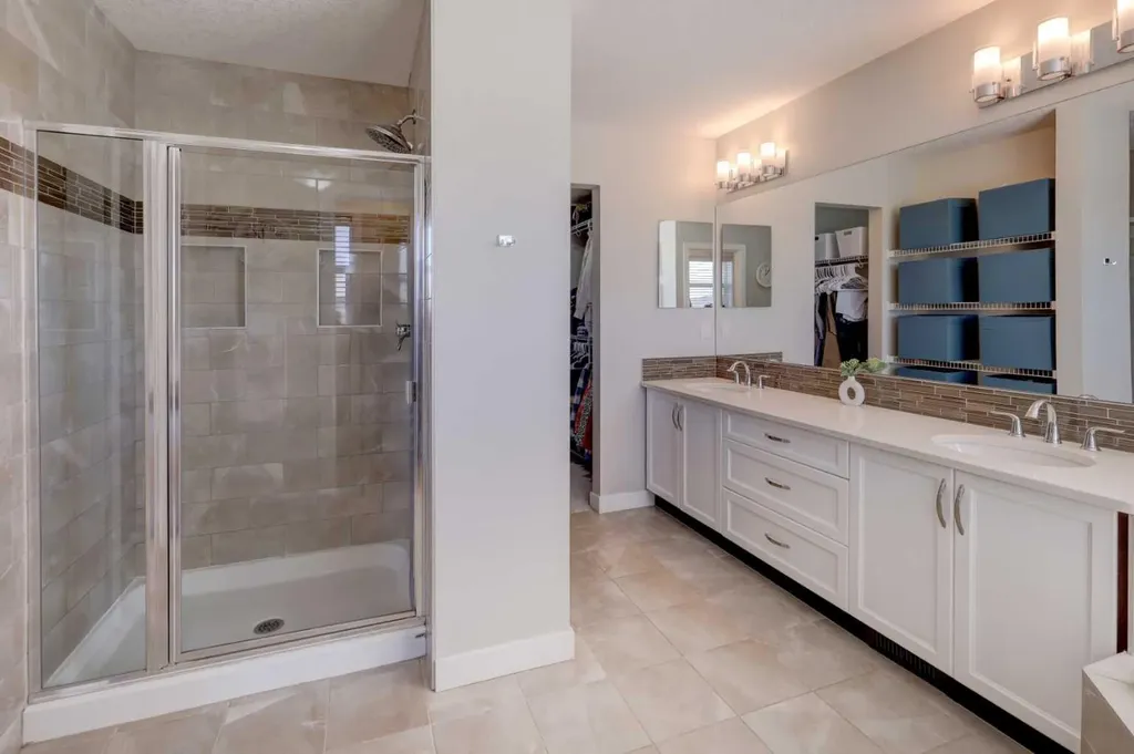 213 Kingsmere Cove SE Airdrie AB T4A0S1