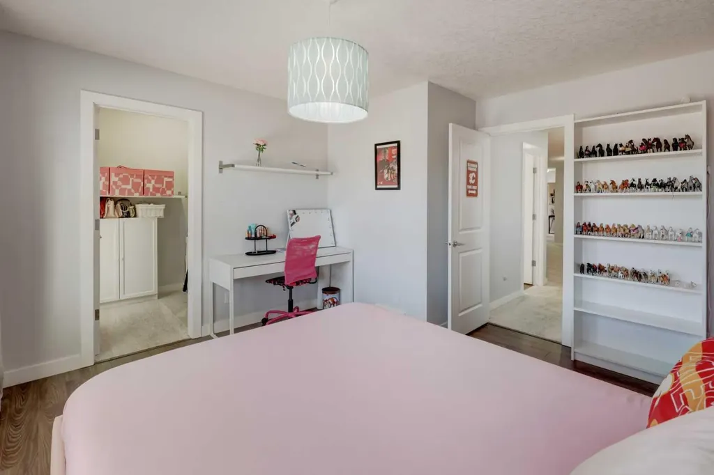 213 Kingsmere Cove SE Airdrie AB T4A0S1