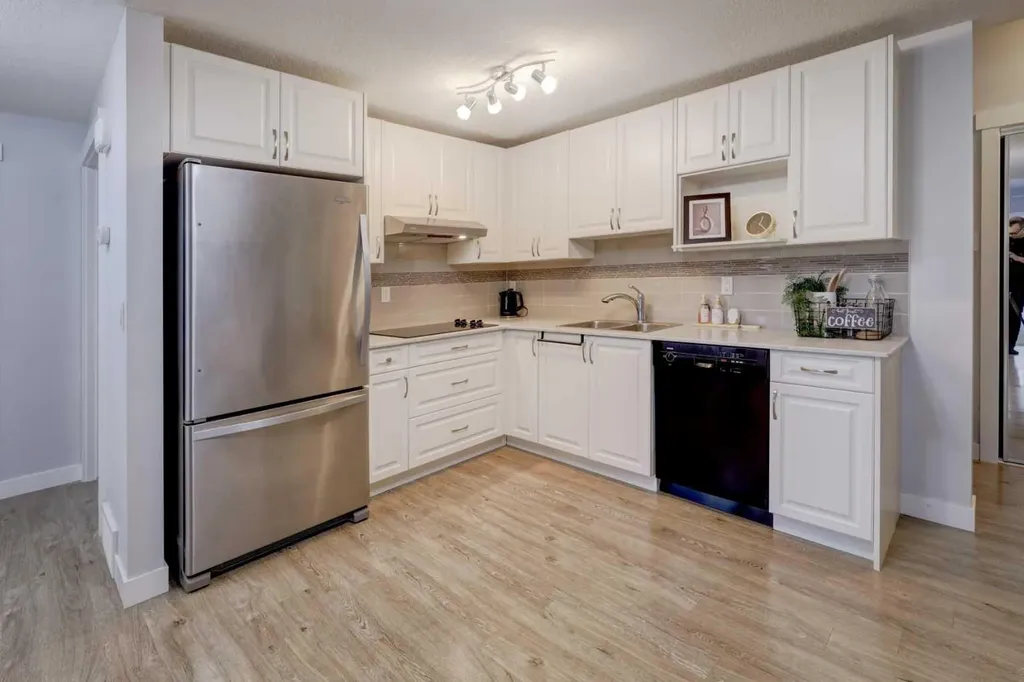 213 Kingsmere Cove SE Airdrie AB T4A0S1