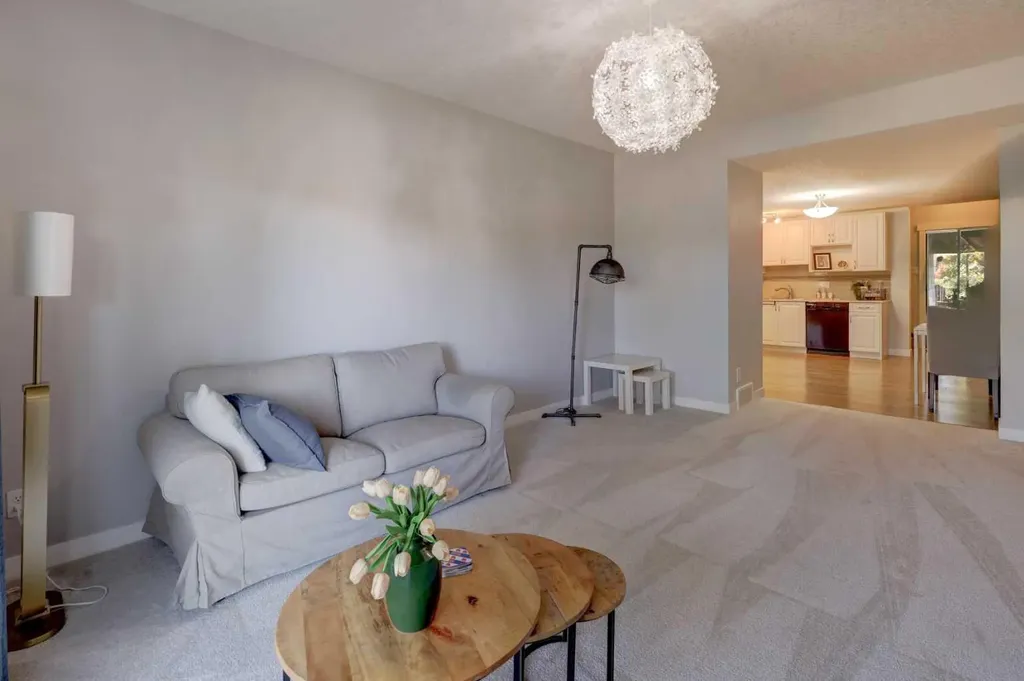 213 Kingsmere Cove SE Airdrie AB T4A0S1