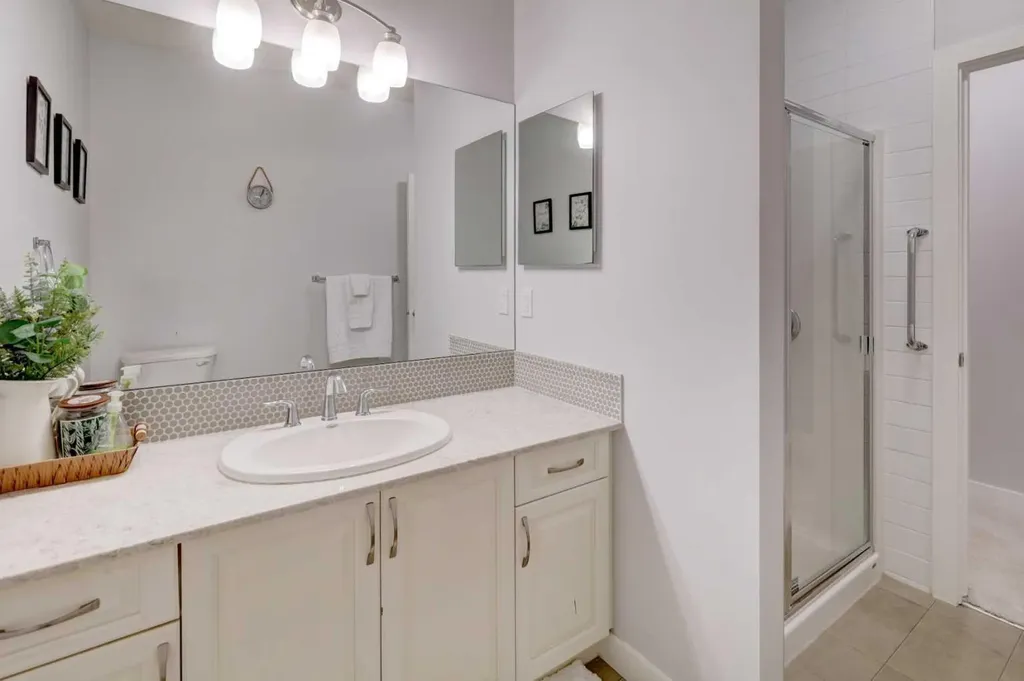 213 Kingsmere Cove SE Airdrie AB T4A0S1