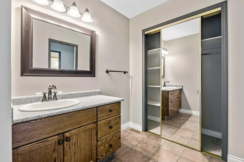 322050 20 Street E Rural Foothills County AB T1S 1A2