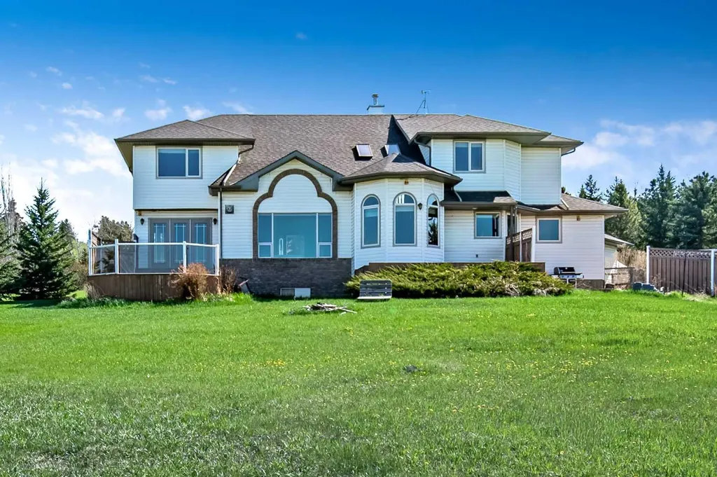 322050 20 Street E Rural Foothills County AB T1S 1A2